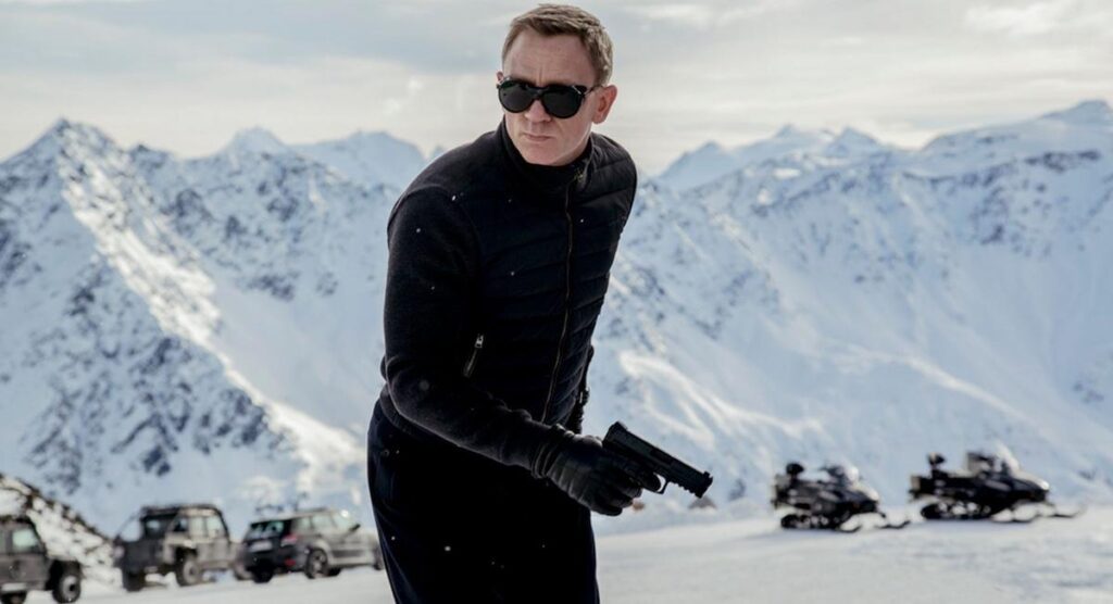 daniel craig in james bond fight scene